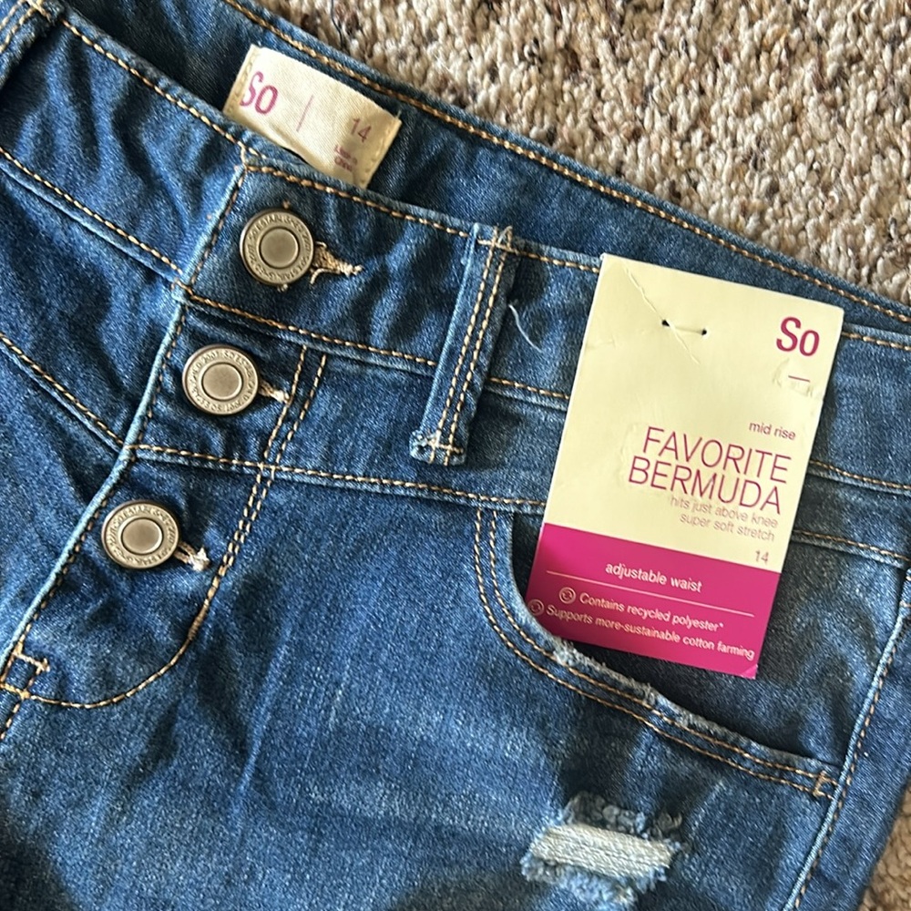 NWT size 14 SO brand. Mid rise.adjustable waist. 7” inseam. Snap closure. - Picture 2 of 7